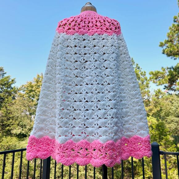 Vintage 60s Pink + White Handmade Chunky Crochet Knit Poncho Sweater Cape OS - Picture 5 of 6